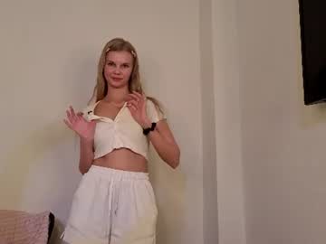 daisy blonde