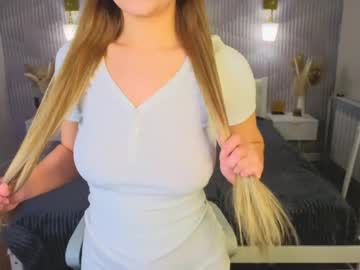 shakira lux