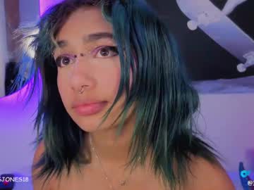 zoelight18